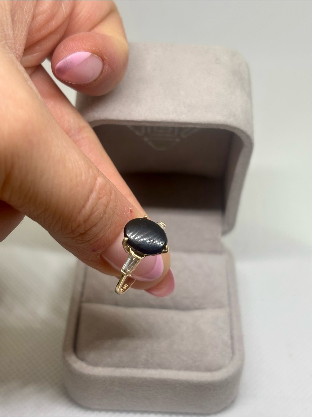 Vintage Gothic 10K ‘Alaskan Diamond’ Hematite gold ring, size 5 - Picture 4 of 9